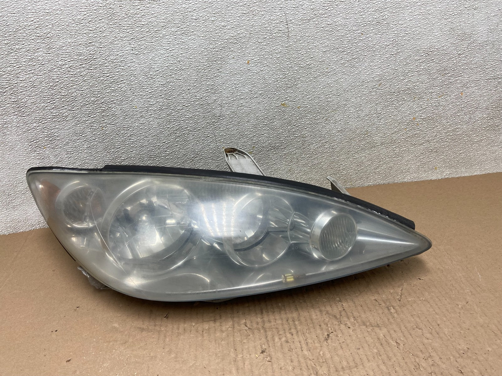 2005 to 2006 Toyota Camry Right Passenger RH Halogen Headlight Oem AB6017 DW0