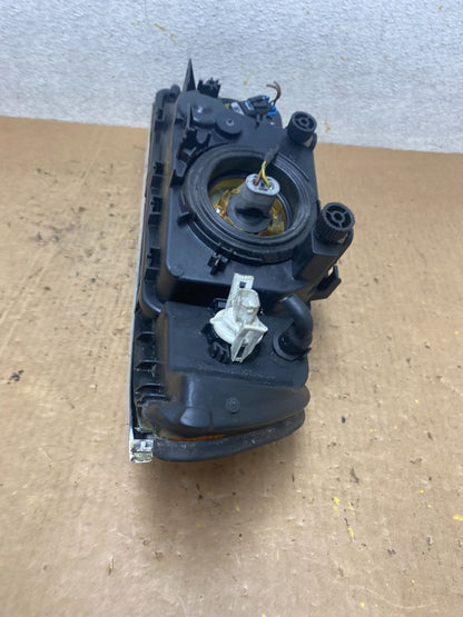 1997 - 2000 BMW E39 5 Series Headlight Right Passenger RH Halogen OEM Q7977 DW4