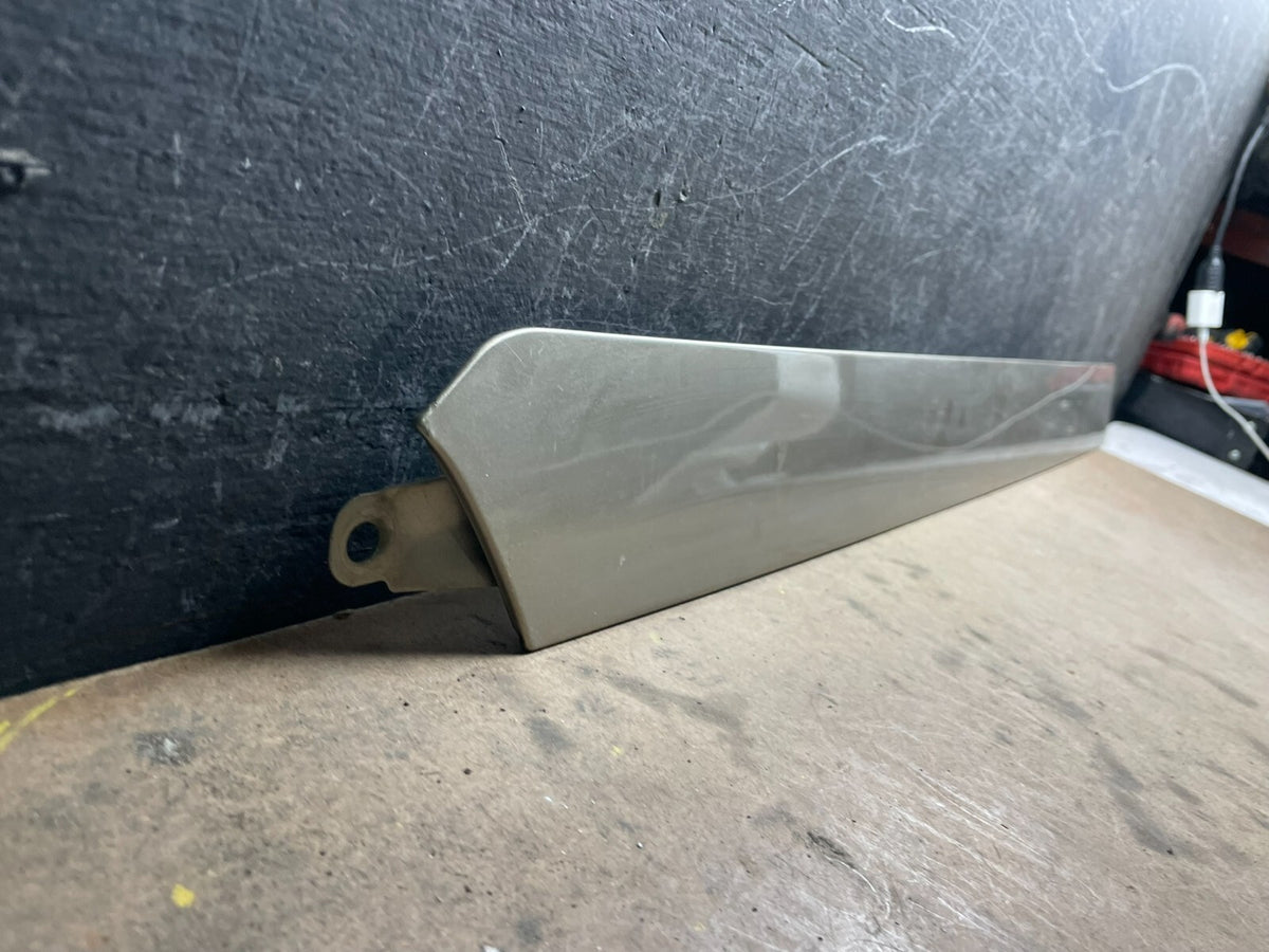 2005 to 2010 Honda Odyssey Right Side Rail Cover Quarter Trim Molding L3871 DG2