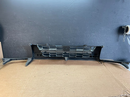 2002 to 2004 Nissan Xterra Front Upper Grill Grille AE8401 DG3