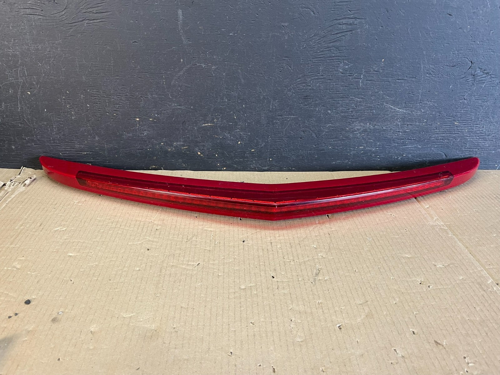 2013 to 2017 Cadillac XTS LED Third 3rd Center Tail Trunk Light AE3643 DG0