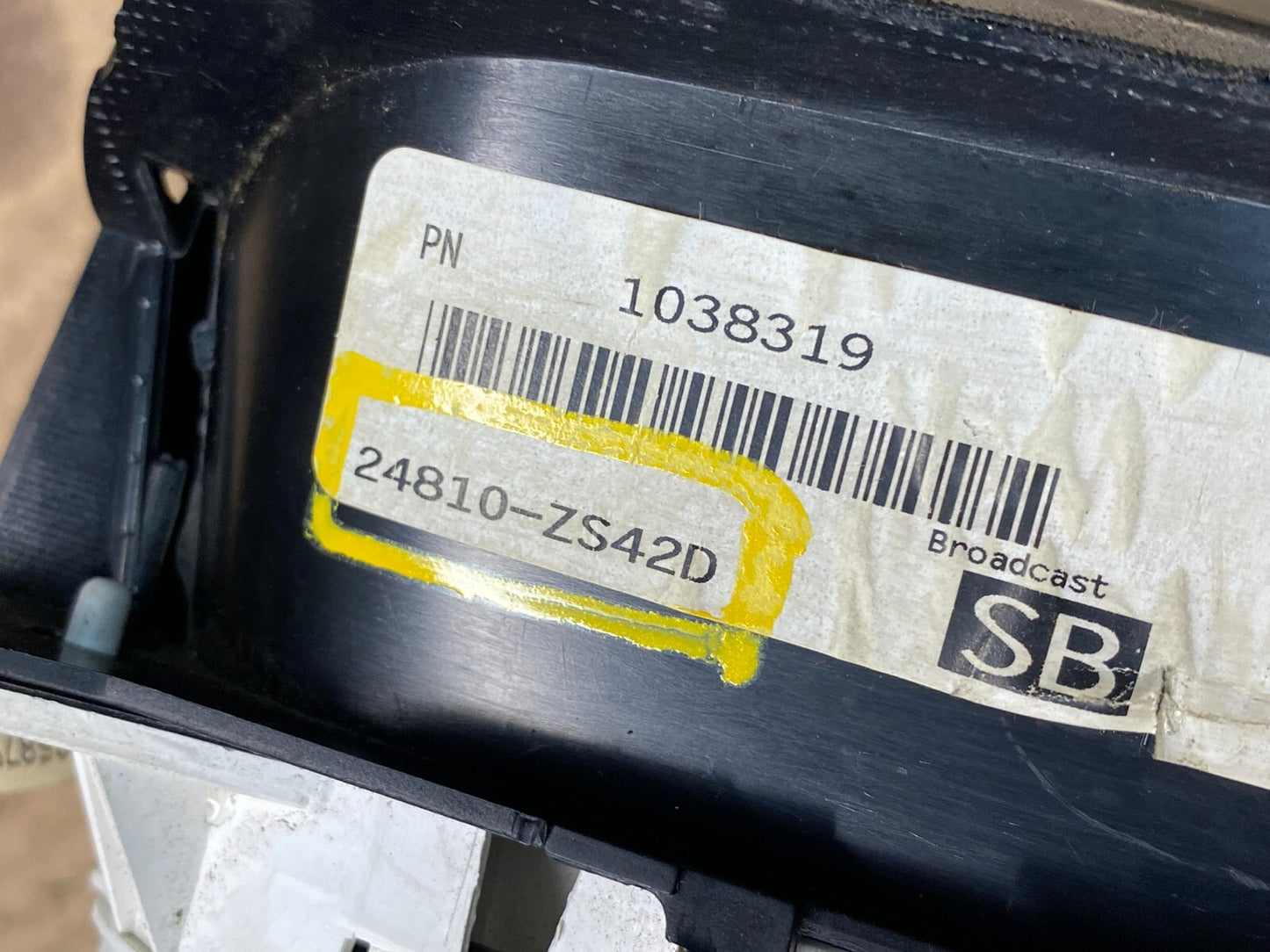 2005 to 2012 Nissan Pathfinder Frontier Xterra Speedometer Cluster Gauge M79386