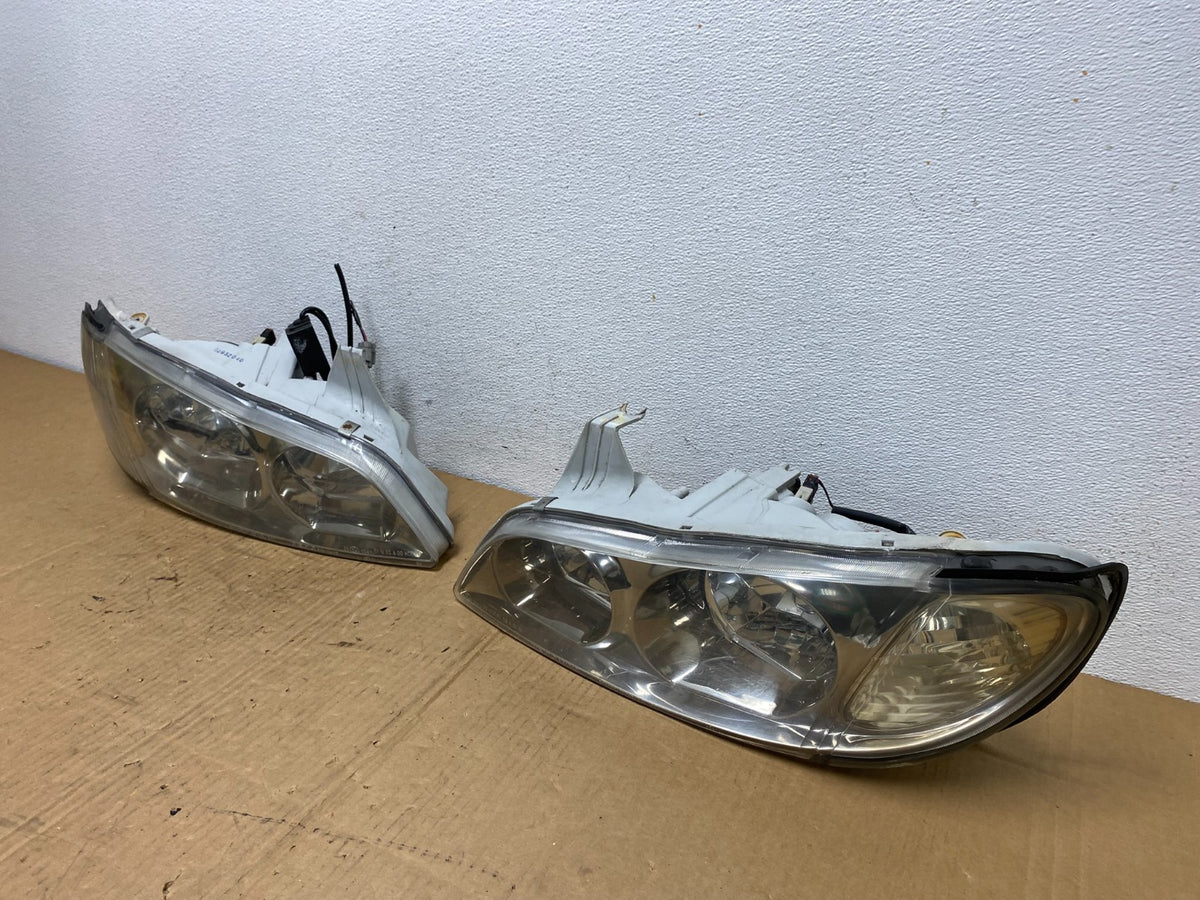 2000 to 2001 Infiniti I30 Left Right Side Headlights Halogen AC76291