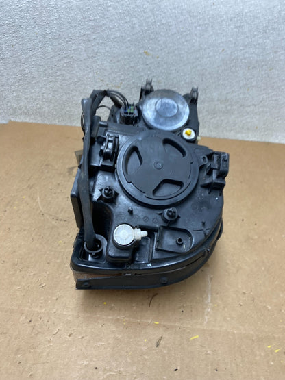2003 to 2006 Volvo XC90 Right Passenger Rh Side Headlight Halogen Z6946 DW6