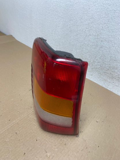 1999 - 2004 Jeep Grand Cherokee WJ Left Driver Lh Tail Light AE6981 LK1
