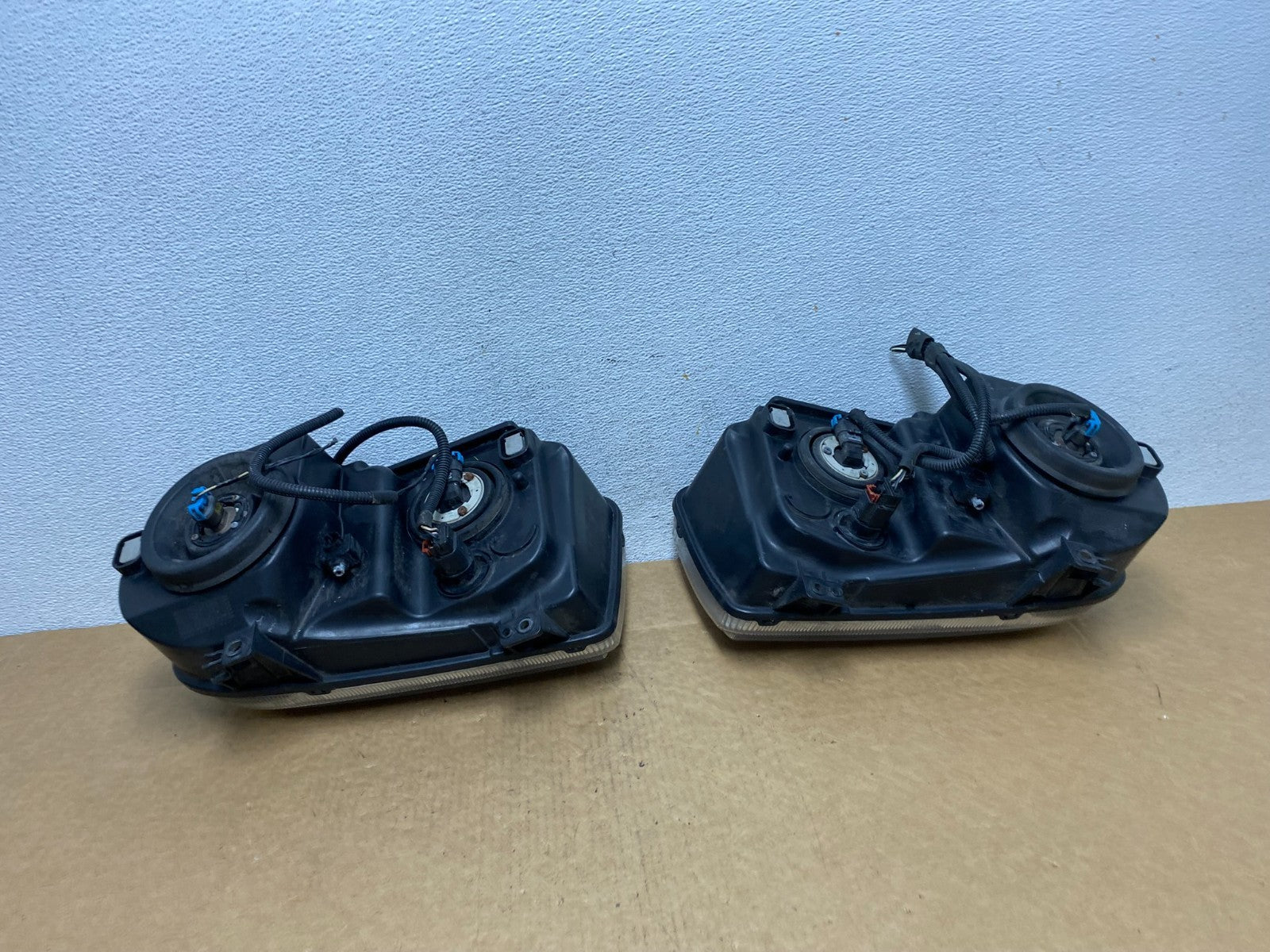 2005 to 2010 Chrysler 300C Left+Right Side Halogen Headlights AD4543 DW7