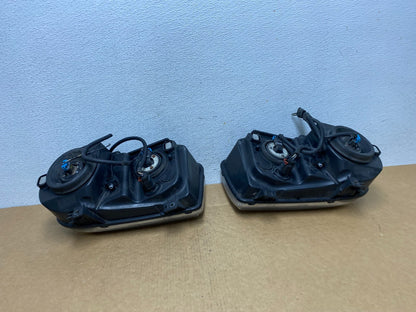 2005 to 2010 Chrysler 300C Left+Right Side Halogen Headlights AD4543 DW7
