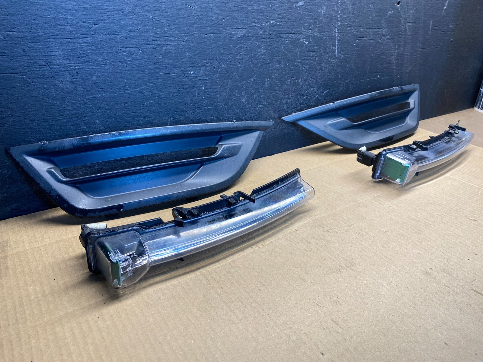 2013-2019 Ford Taurus Left+Right Set Bumper Fog Light Lamp Cover Bezel AD4888 DG2