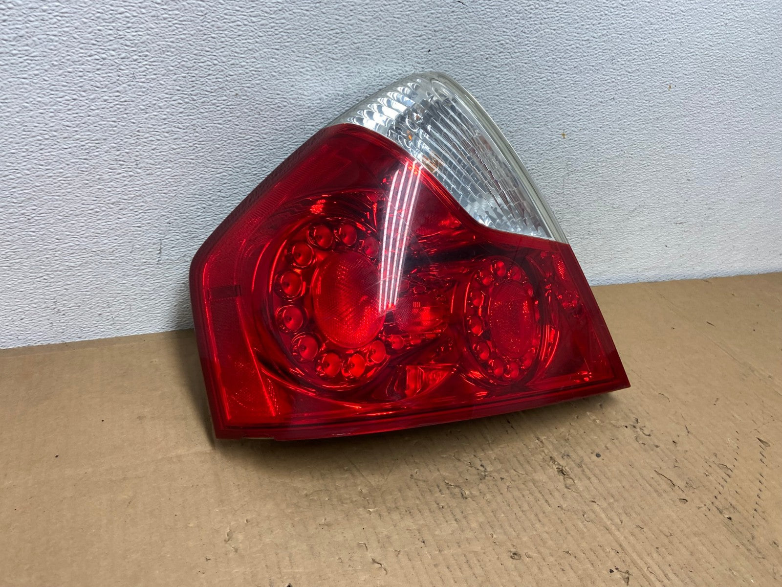 2006 2007 Infiniti M35 M35X M45 Left Driver LH Side Tail Light AD1009 LK2