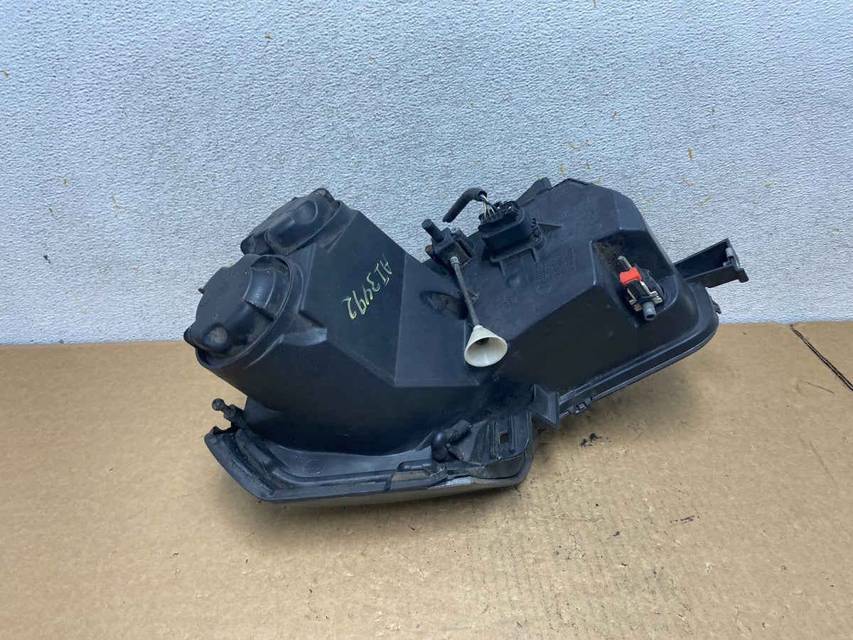 2003 to 2007 Cadillac CTS Right Passenger RH Halogen Headlight AI3492 DW5