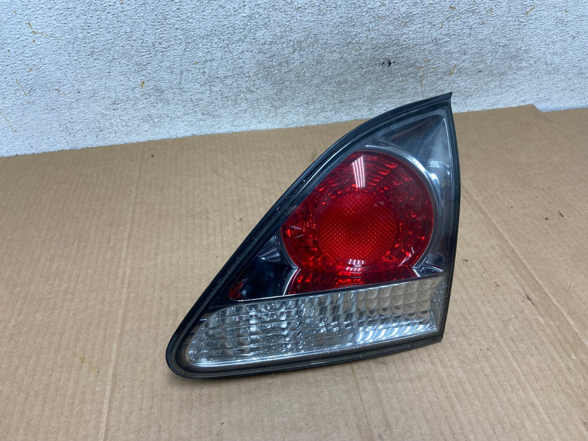 2000-2003 Lexus RX300 Right Passenger Side Rear Inner Tail Light AI5707 LK0