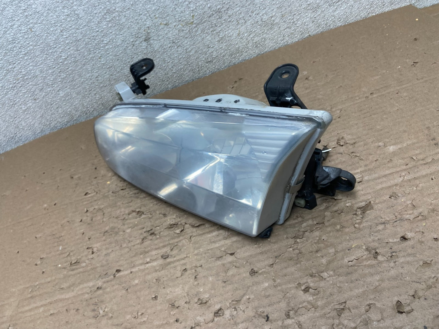 2000 to 2001 Toyota Camry Front Left Driver Side Headlight AB1713 DW1