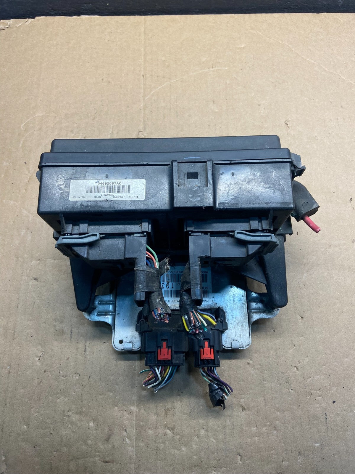 2007 2009 Dodge Durango Fusebox Fuse Box Body BCM Module 04692097AC AF9138 DG0