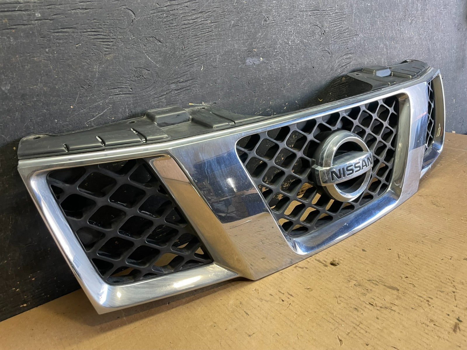 2005 2006 2007 Nissan Pathfinder Chrome Front Upper Grill Grille Oem AA2468 DG1