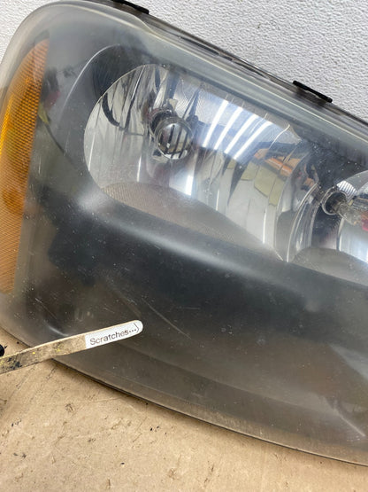 2006 2009 Chevrolet Trailblazer Right Headlight Flush Half Grille Bar AE6134 DW3