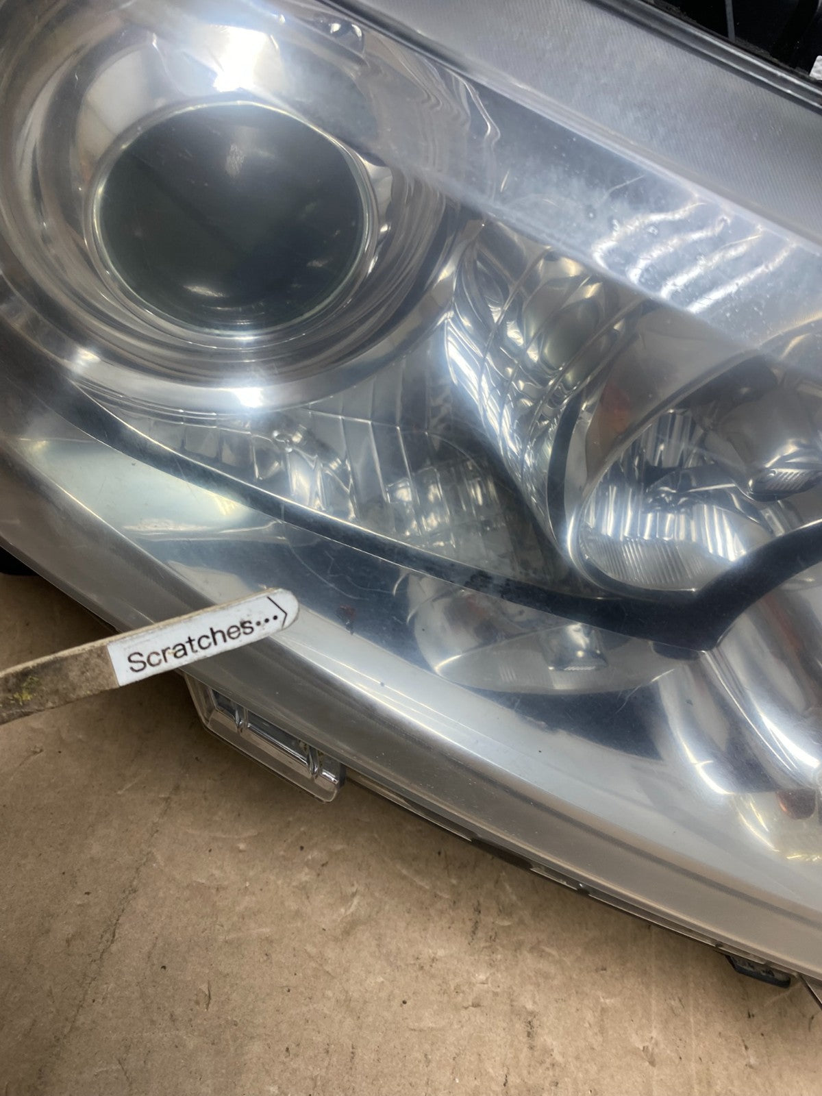 2011-2013 Jeep Grand Cherokee Right Passenger Xenon Headlight AE6768 DW3