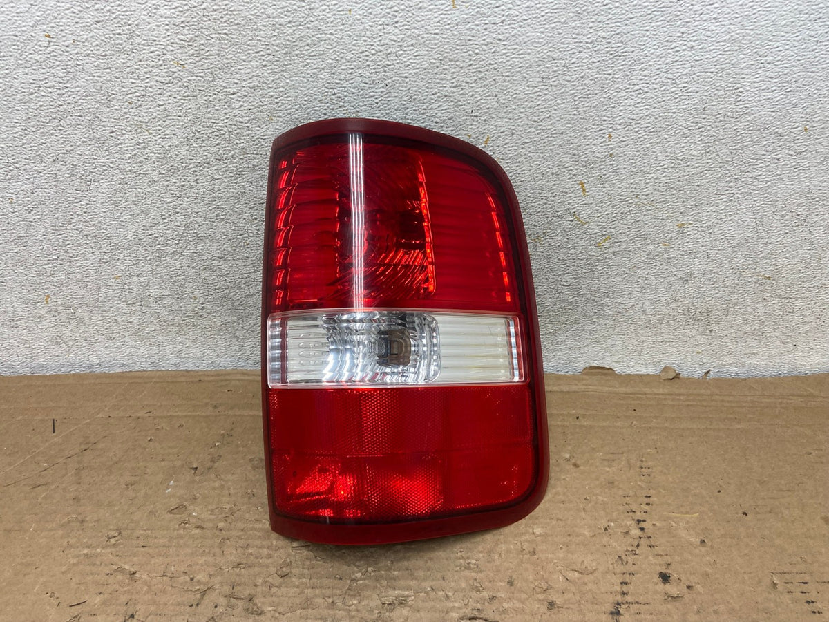 2004 to 2008 Ford F150 F-150 Right Passenger RH Side Tail Light AH9253 LK0