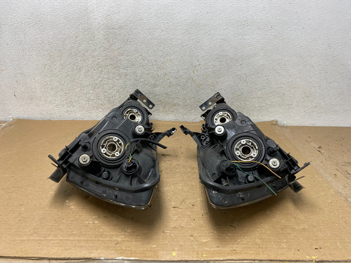 2003 - 2007 Honda Accord Left+Right Set Halogen Headlights AH8946 DW8