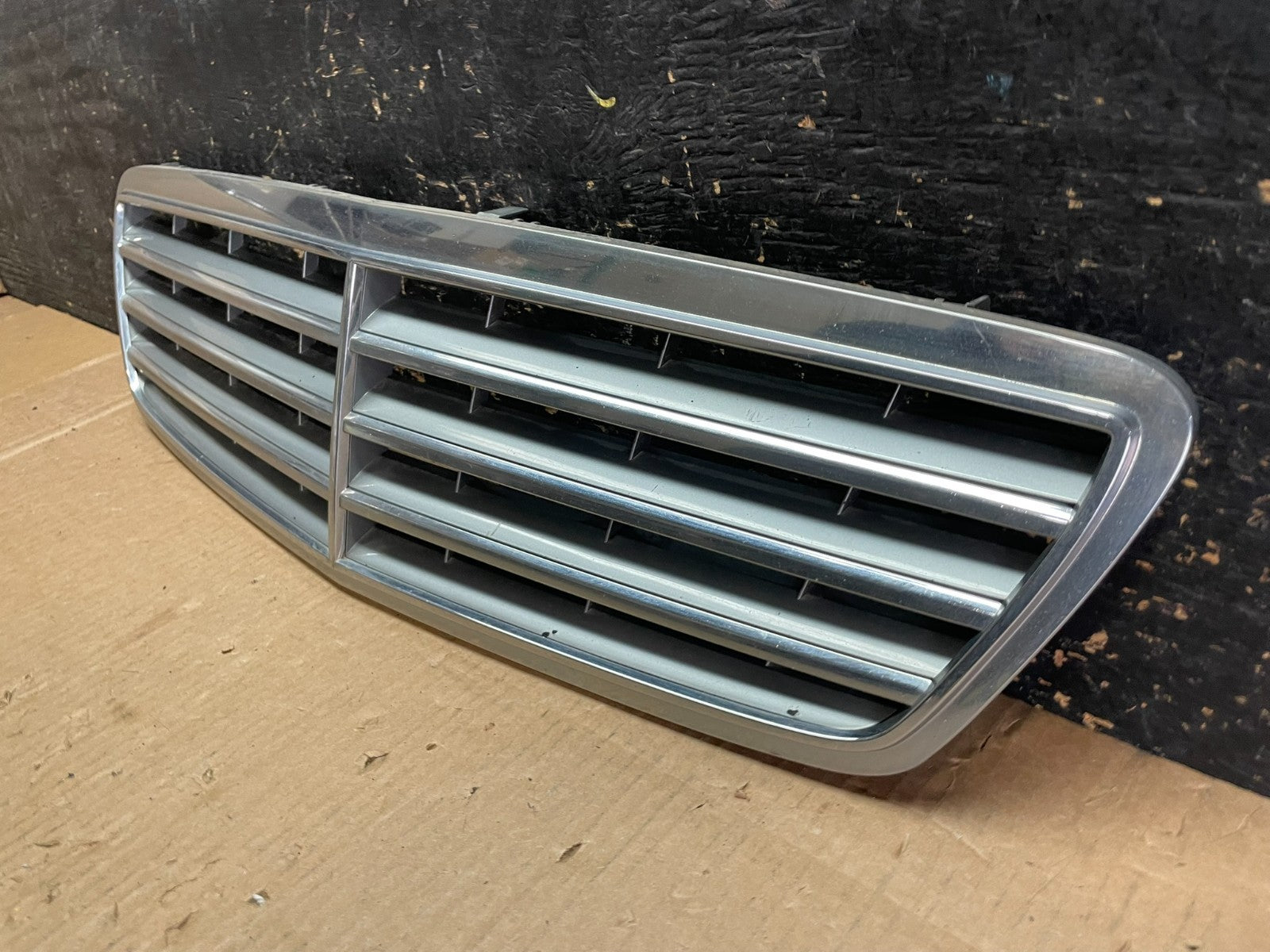 2001 to 2007 Mercedes C-Class Front Upper Grill Grille OEM AB3188 DG2