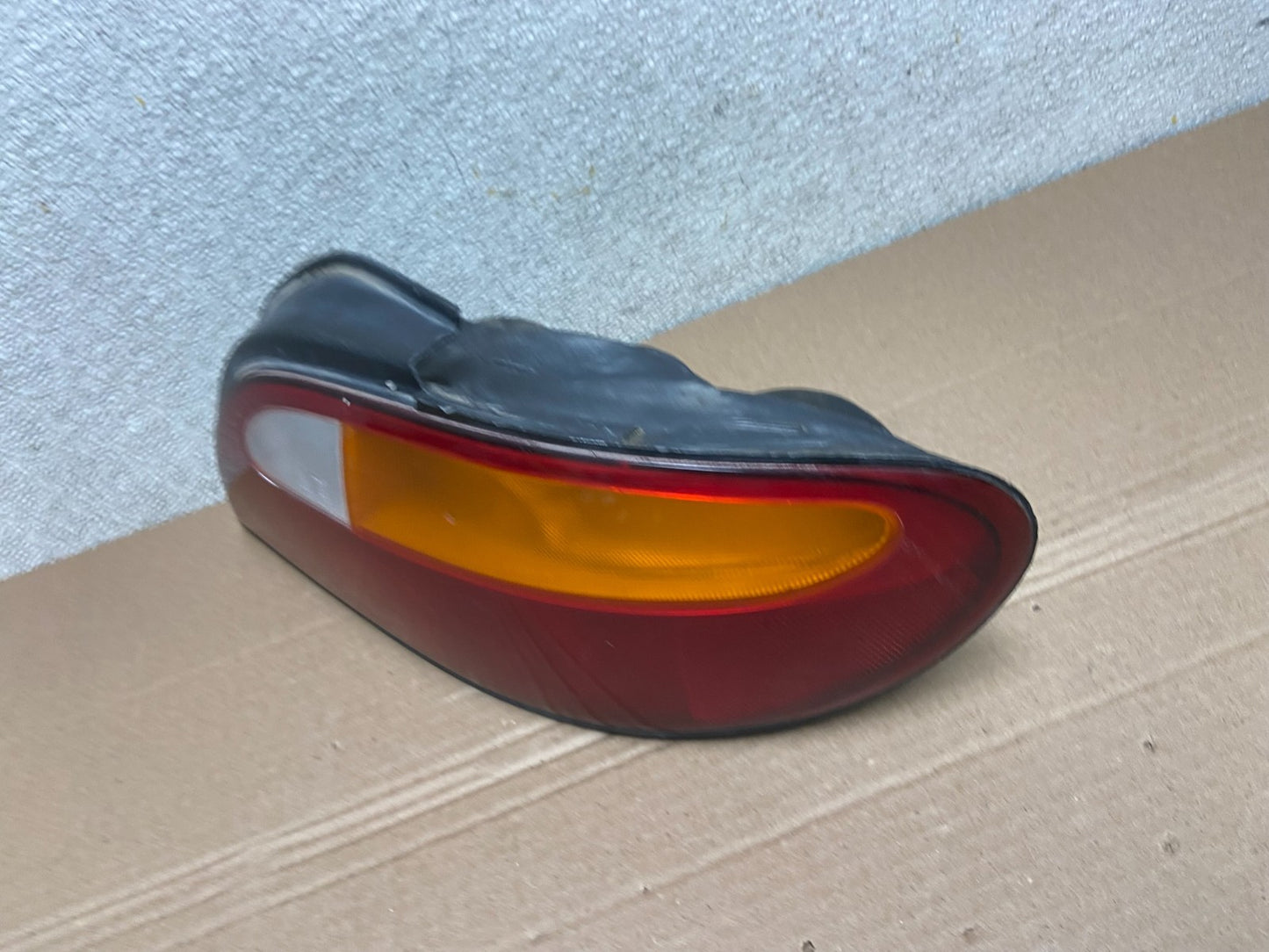 1996 1997 1998 Hyundai Elantra Sedan Right Passenger Tail Light Oem AB0968 LK1