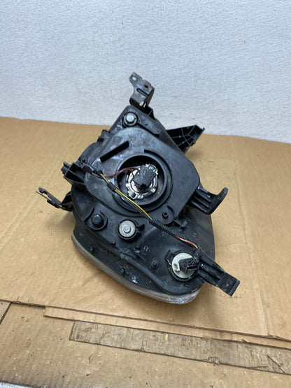 2002 to 2004 Honda CRV CR-V Right Passenger RH Halogen Headlight AC8426 DW7