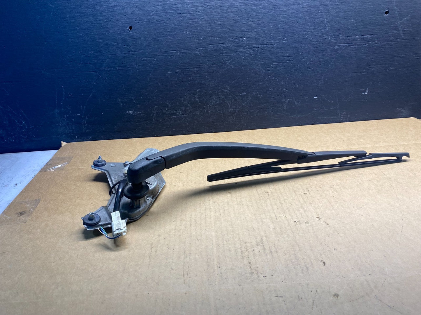 2004 to 2009 Toyota Prius Rear Wiper Windshield Motor ac2777 DG3