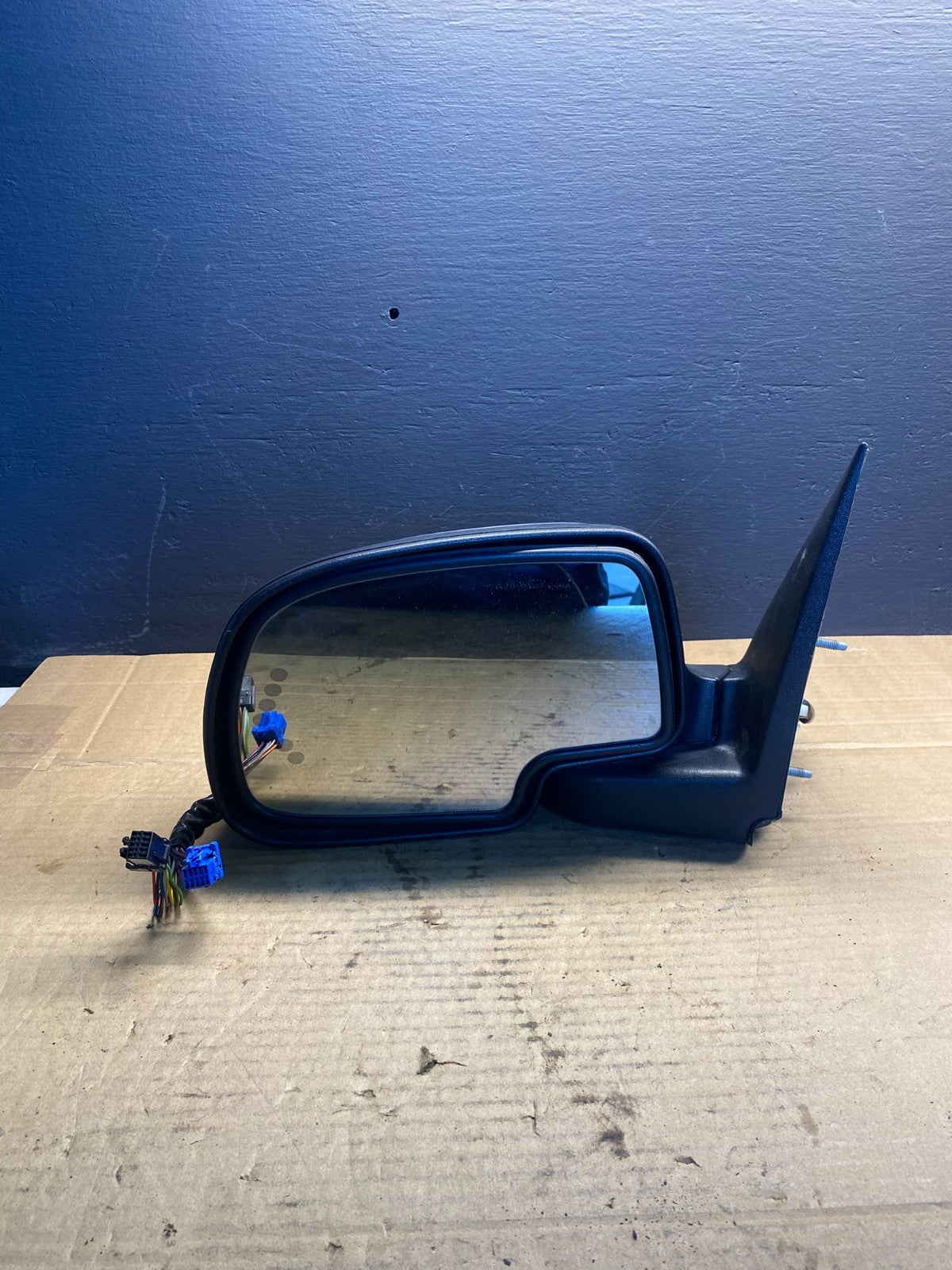 2003-2006 Chevrolet Tahoe Suburban Left Driver LH Turn Door Mirror OEM AB7096 MS8