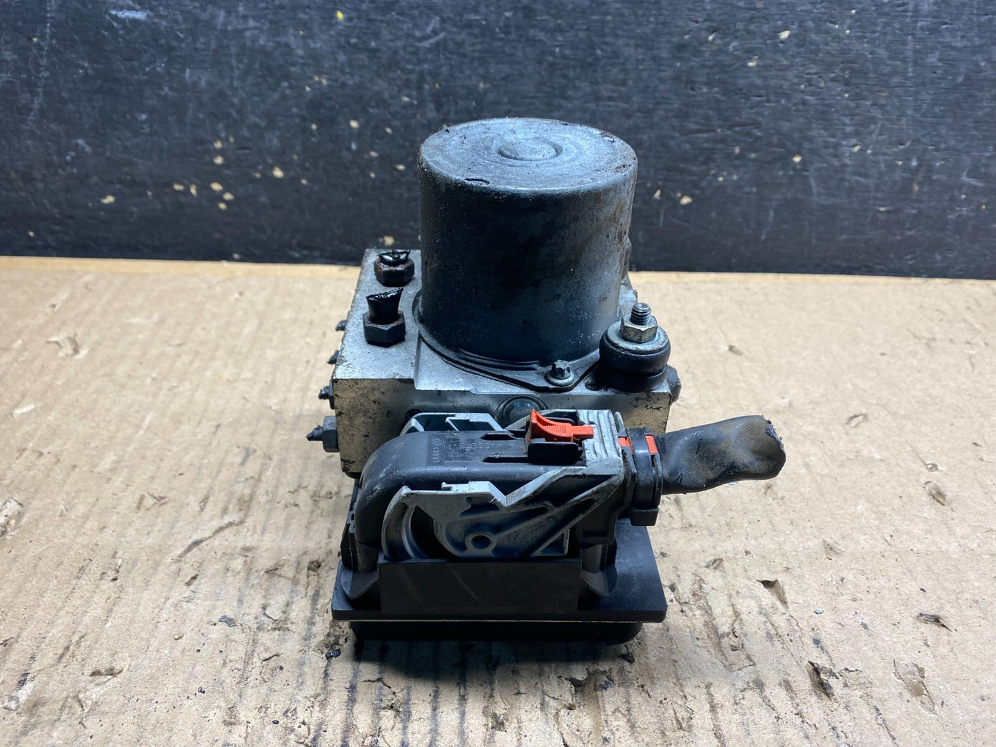 2007 to 2008 Audi A4 S4 ABS Anti-Lock Brake Pump 8e0910517j OEM v0775 DG2
