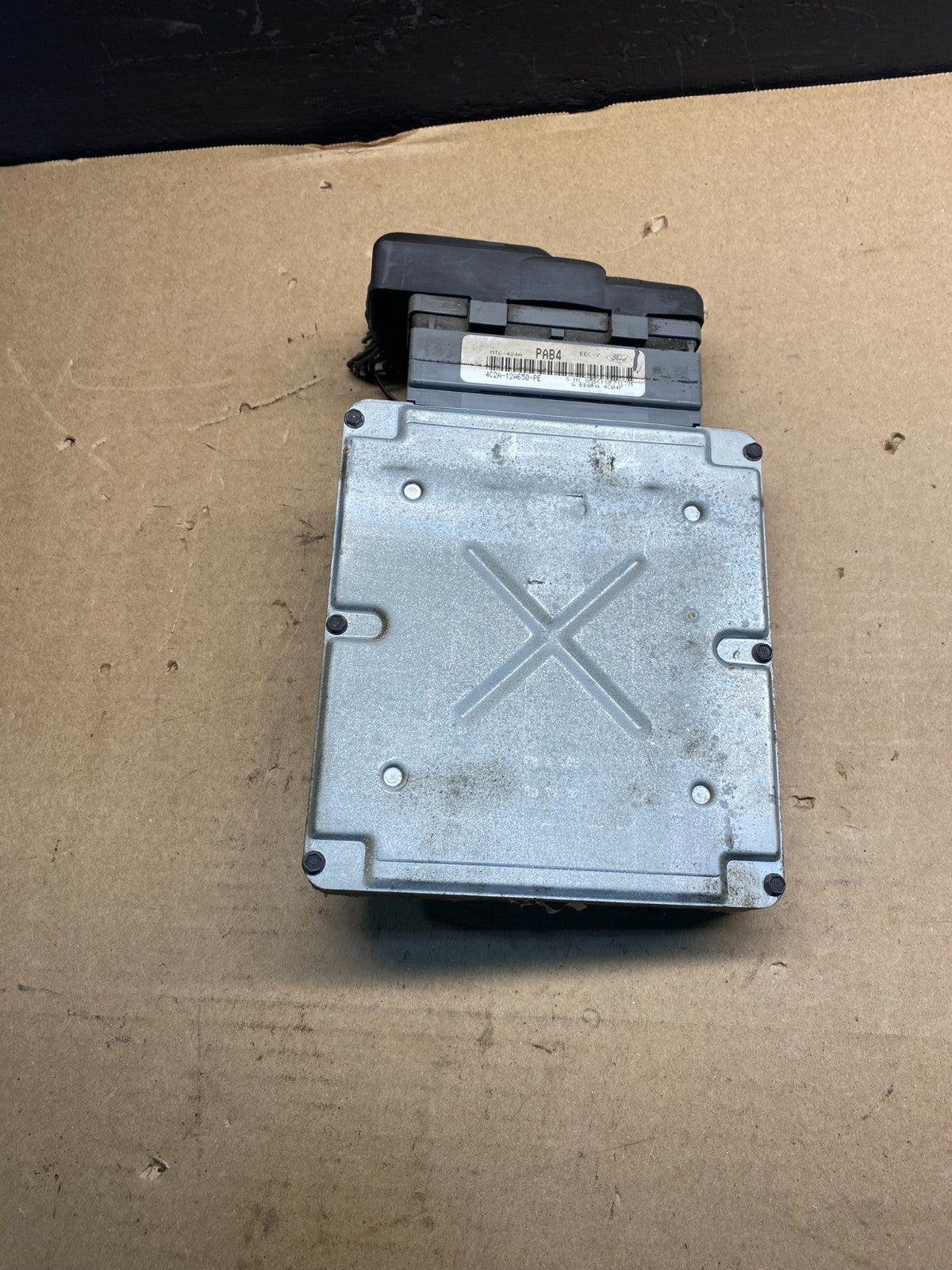 2004 Ford Van E350 6.8L Engine Control Module 4C2A-12A650-PE ECU ab7185 DG1