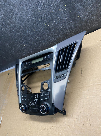 2011 - 2014 Hyundai Sonata Center Radio Climate Control Air Vent Bezel ag5243 DG1