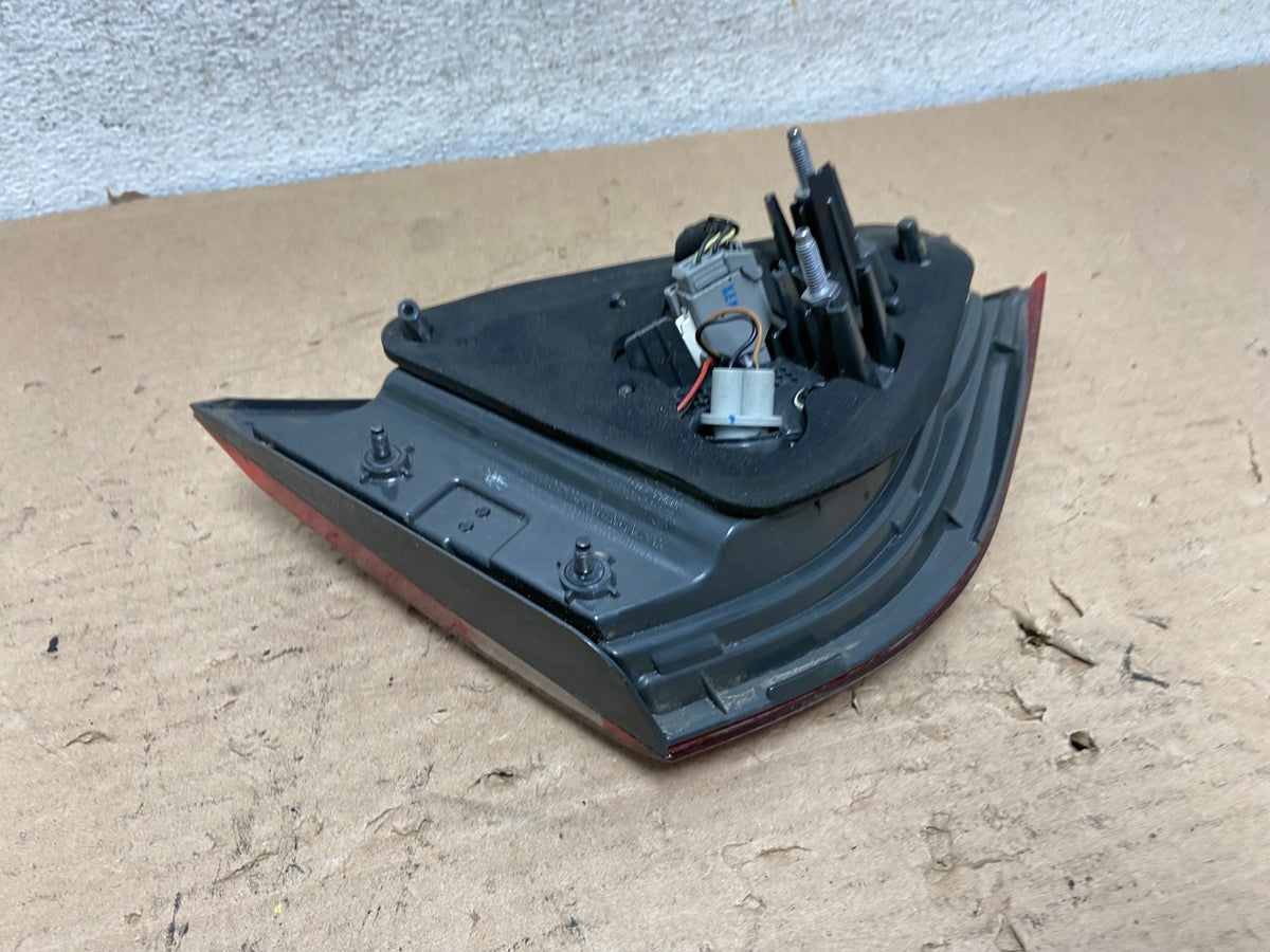2015 to 2017 Chrysler 200 Sedan Right Passenger Inner Tail Light AI0966 LK5