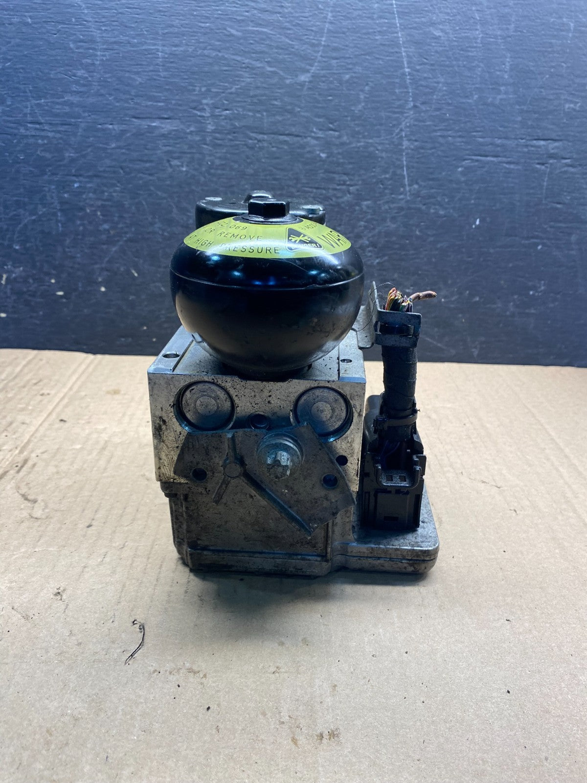 2003-2006 Mercedes W211 E320 E350 E500 ABS Anti Lock Brake Pump Module af6914 DG3