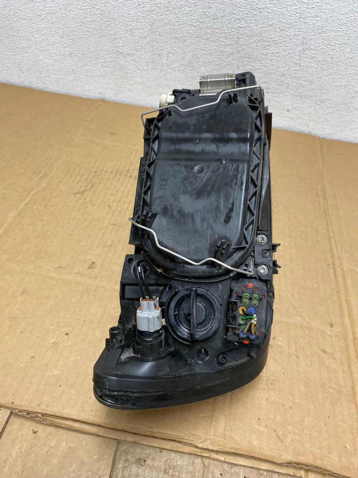 2004 to 2007 Volvo S40 Left Driver LH Side Headlight AC7525 DW7