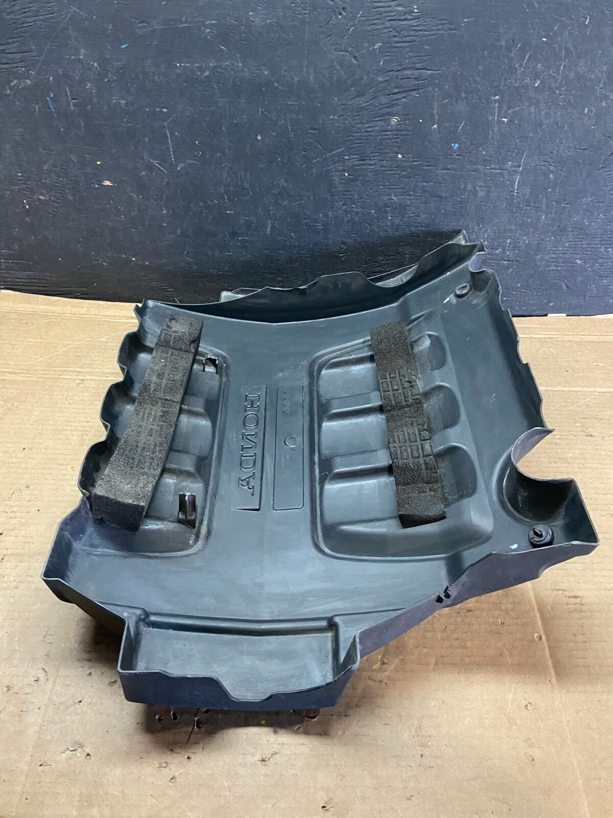 2005 to 2007 Honda Odyssey Black Engine Cover OEM i3011 DG16