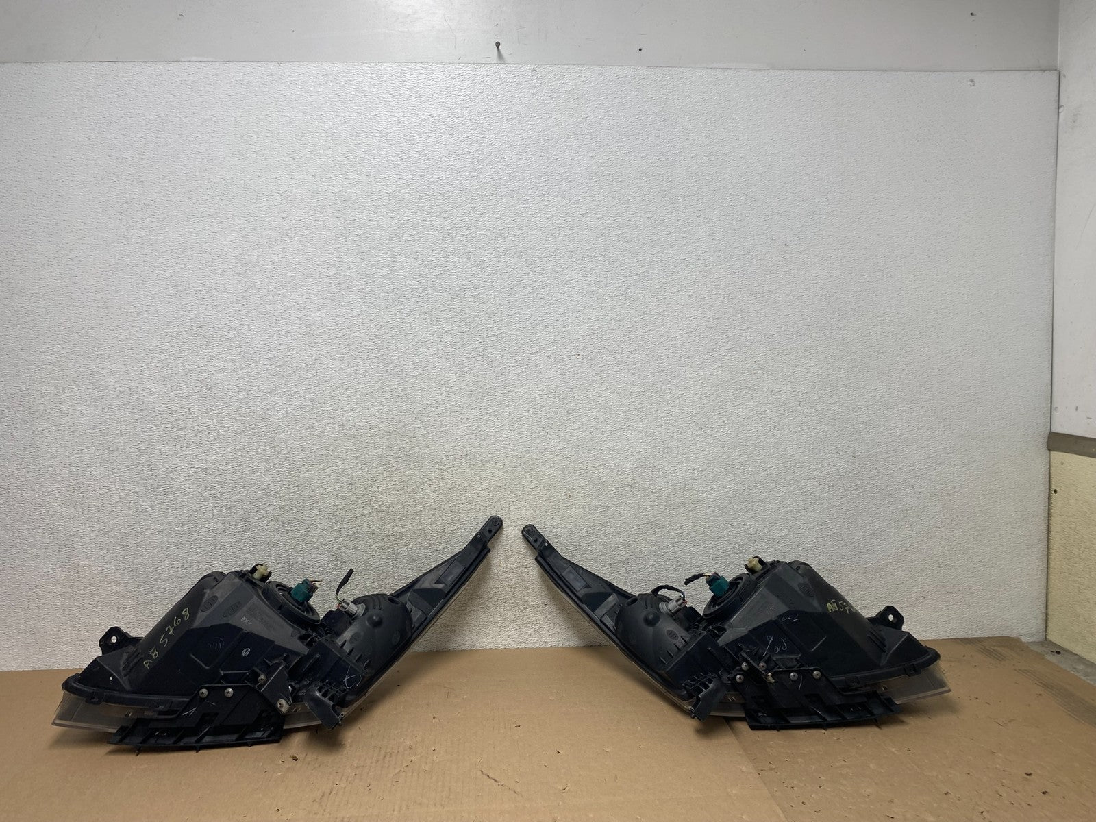 2011 to 2015 Chevrolet Cruze Halogen Left+Right Set Headlights AG5768 DW9