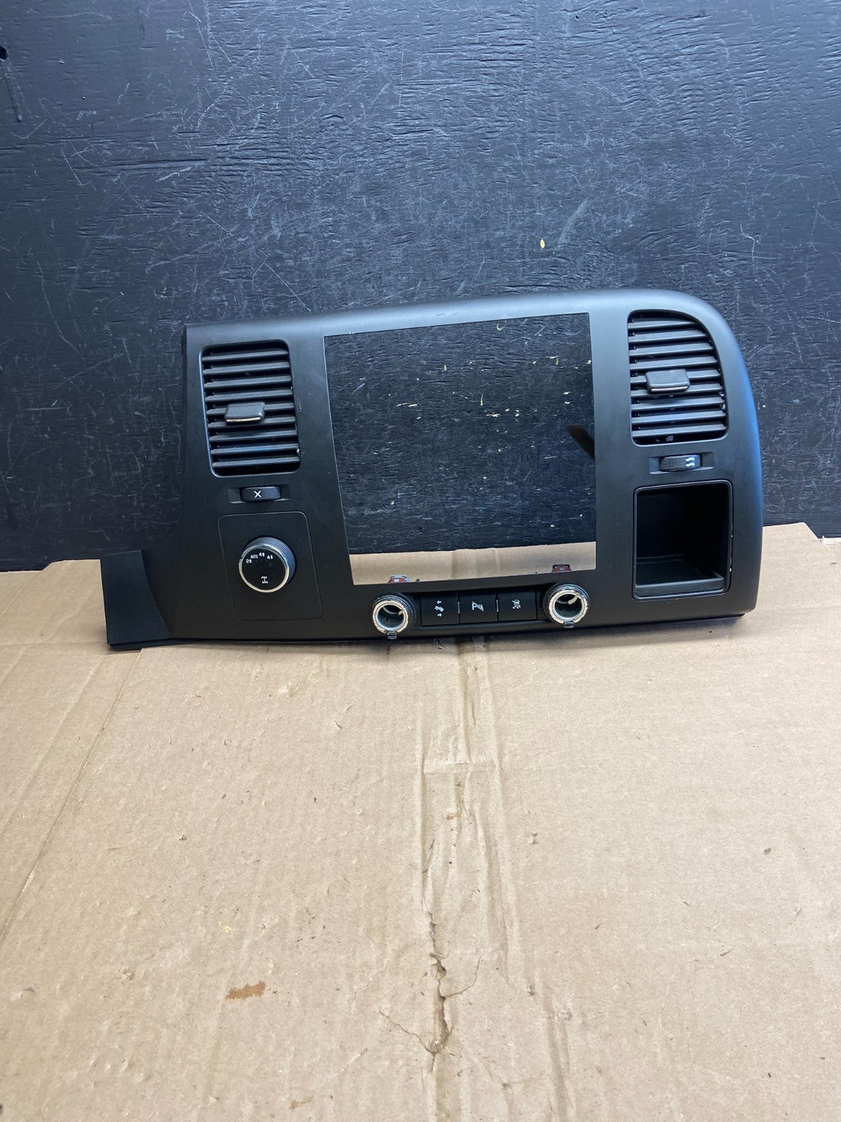 2007 to 2014 Silverado Sierra Center Console Radio Bezel Air Vents AI6061 DG0