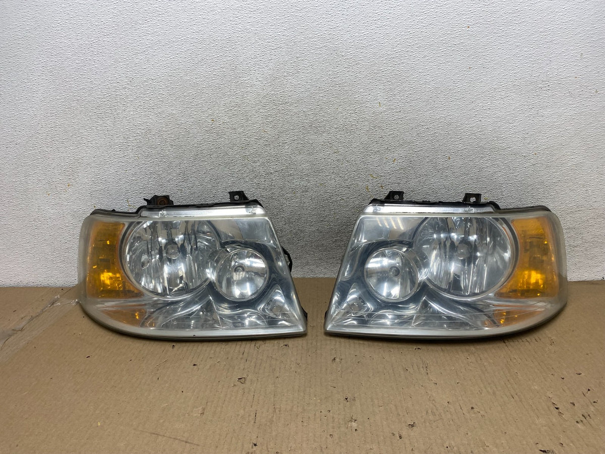 2003 - 2006 Ford Expedition Left+Right Side Headlights Halogen AH5819 DW0