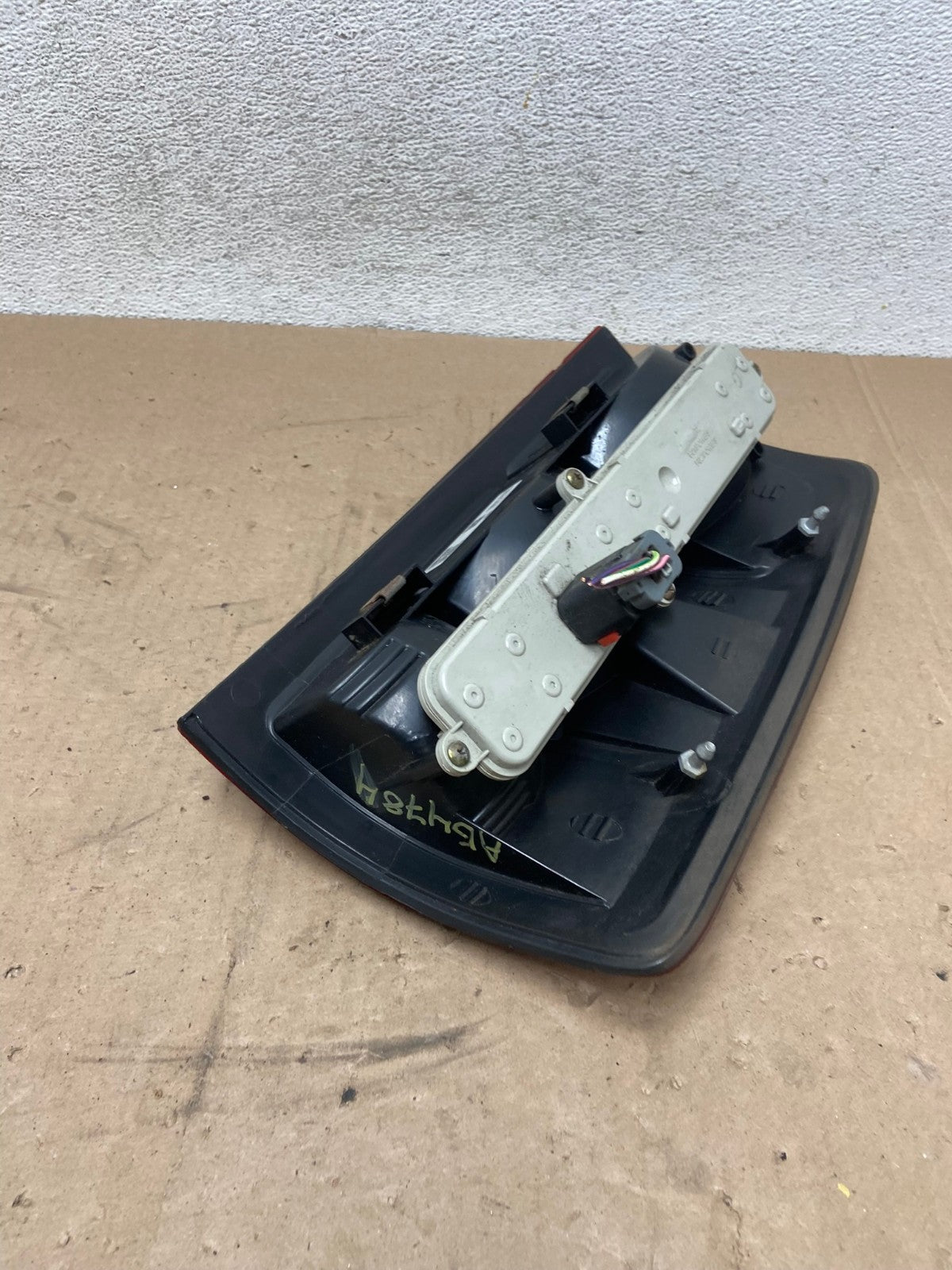 2002 to 2006 Dodge Ram 1500 Left Driver side Tail Light AG4784 LK6