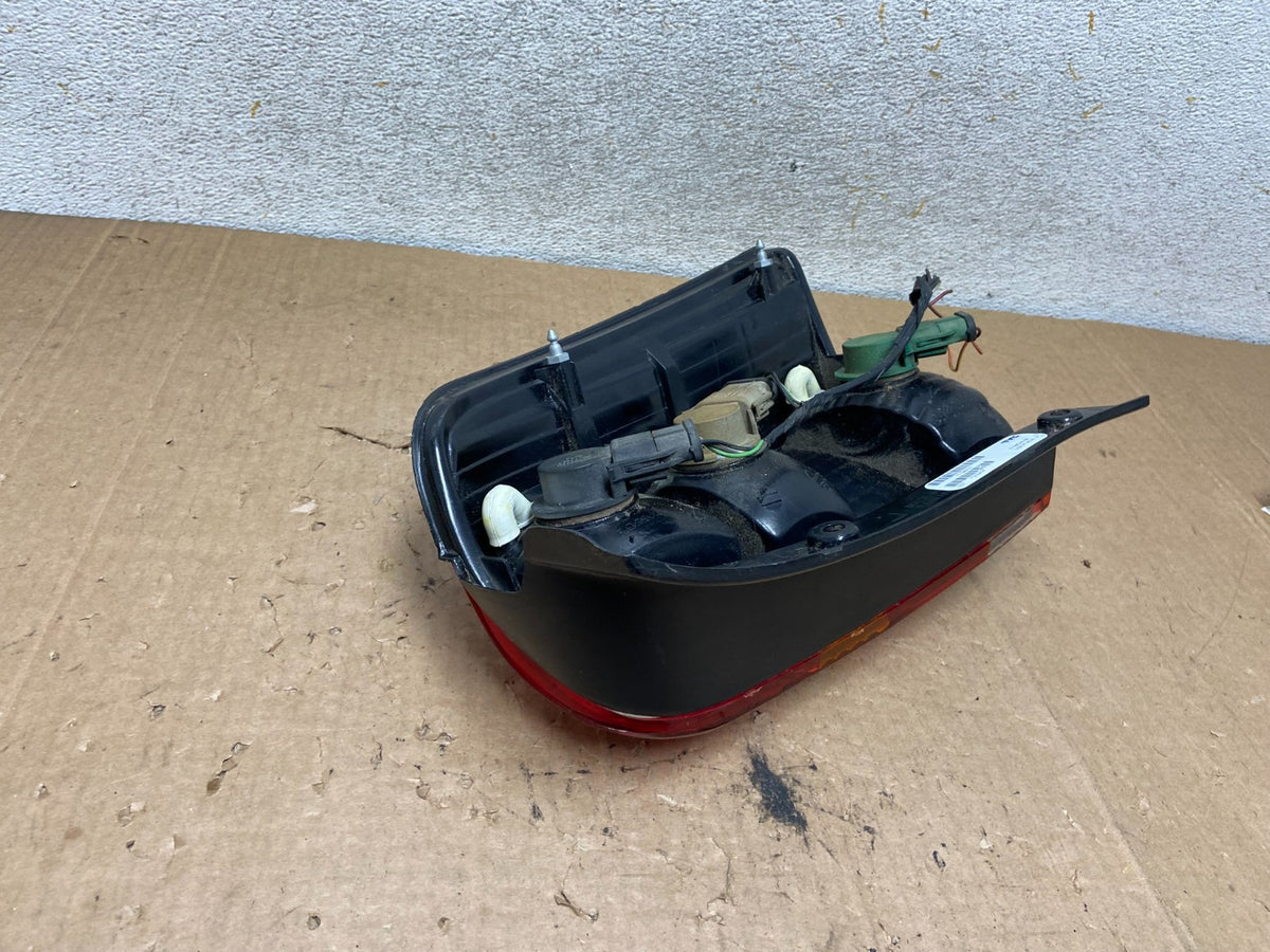 2001 to 2007 Ford Escape Left Driver Lh Side Tail Light Aftermarket AI9135 LK4