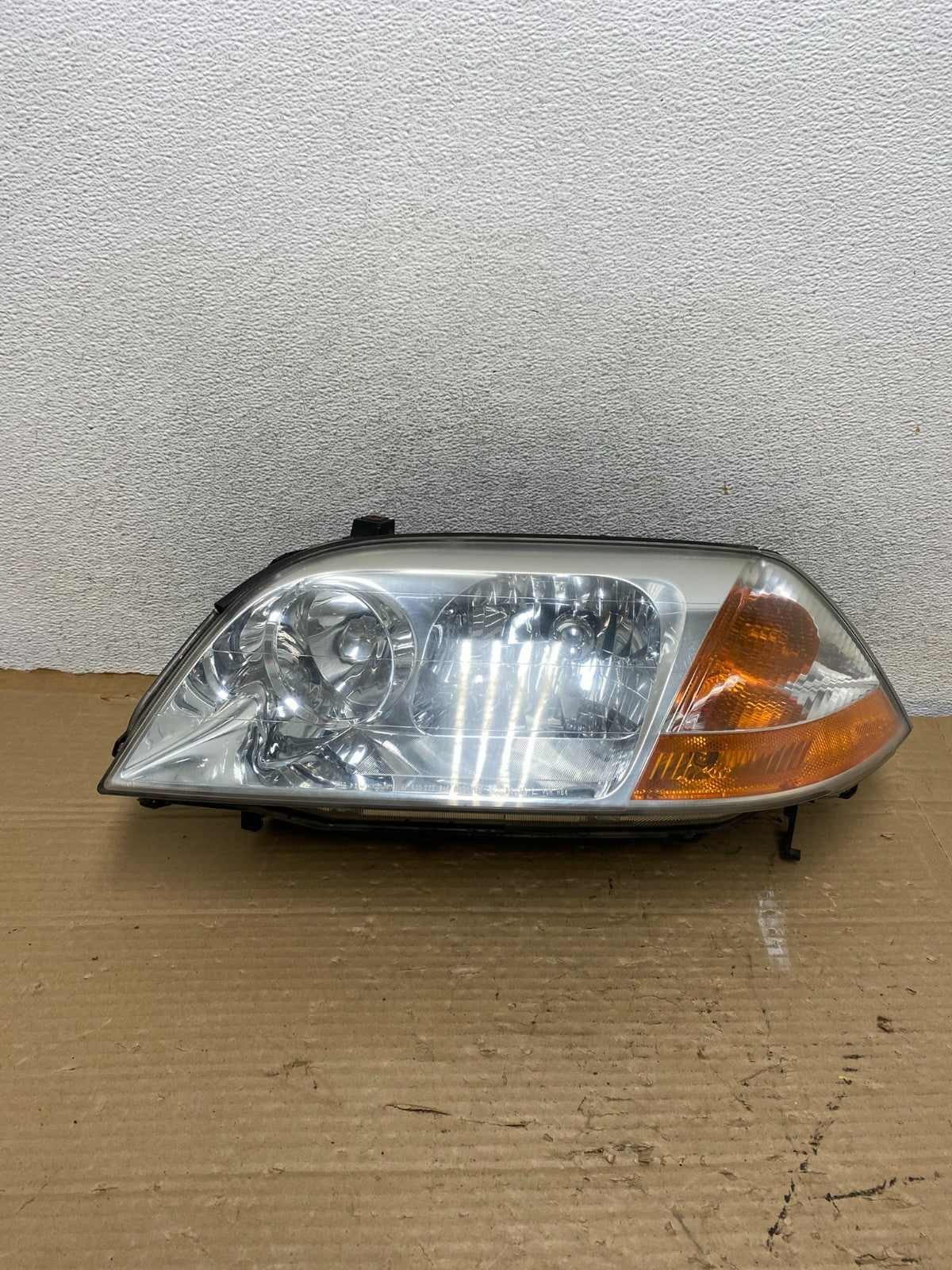 2001 to 2003 Acura MDX Left Driver LH Halogen Headlight AG9096 DW0