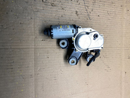 2004 to 2007 Volkswagen Touareg Rear Windshield Wiper Motor OEM Y3489 DG1