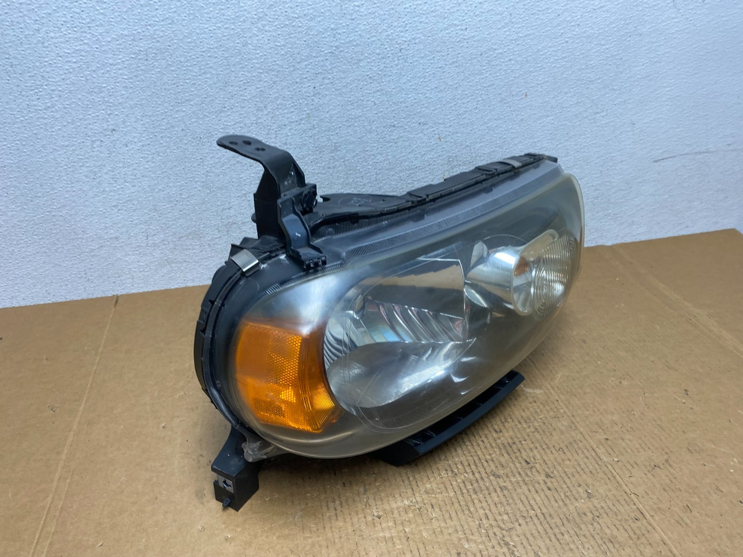 2009-2011 Nissan Cube Right Passenger RH Side Headlight Halogen AE1162 DW2