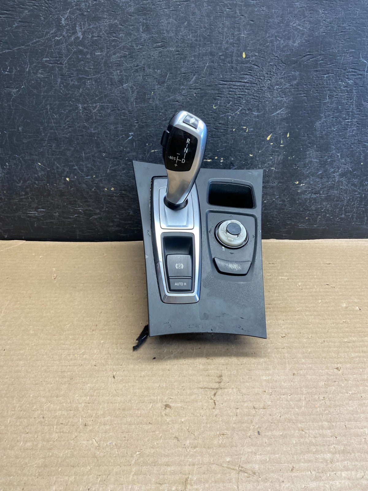 2007 to 2013 BMW X5 E70 Shift Shifter Selector Gear W/ Bezel AH3517 DG0