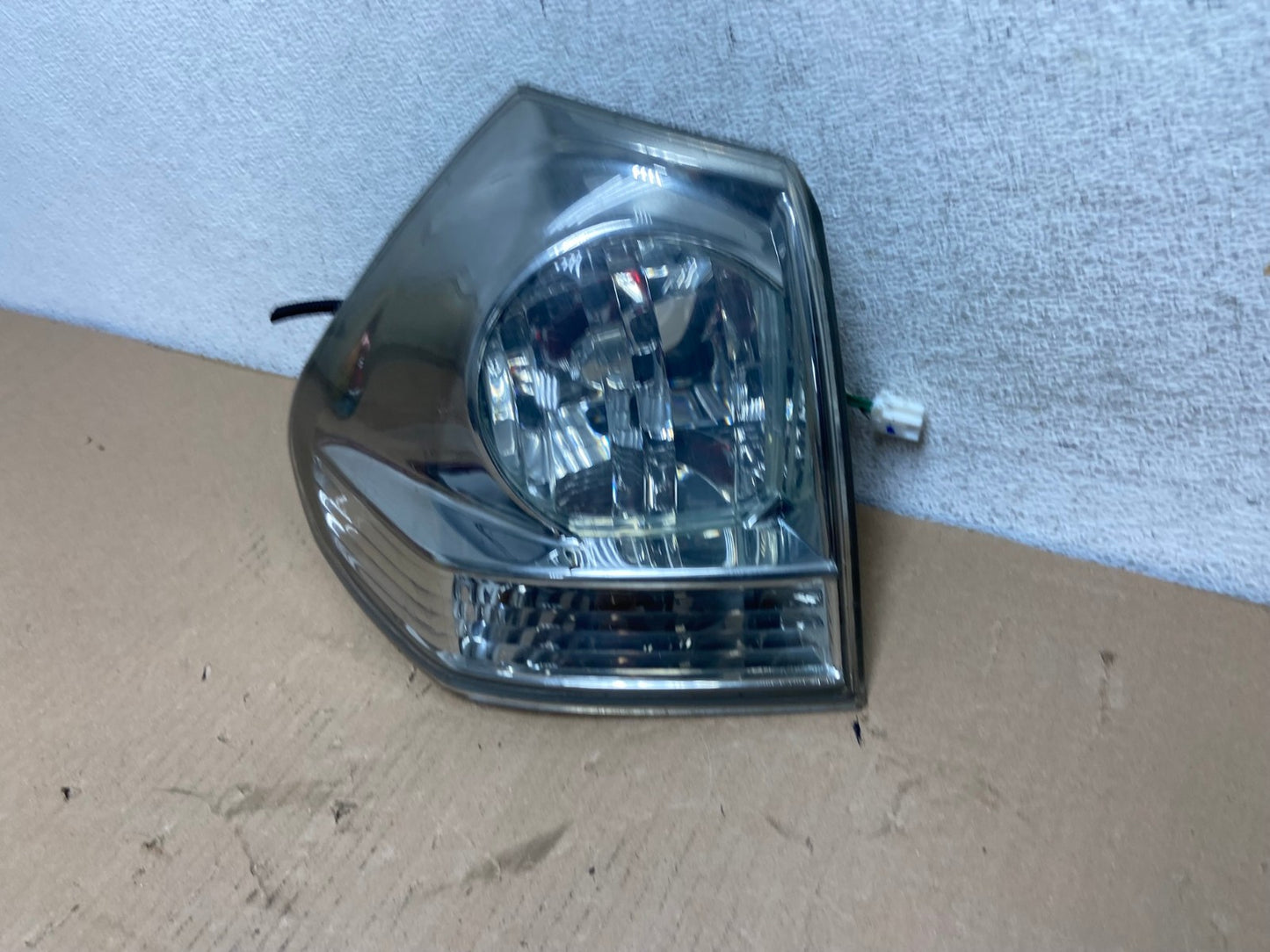 2004 to 2009 Lexus Rx350 RX330 Left Driver LH Tail Light AF3134 LK1