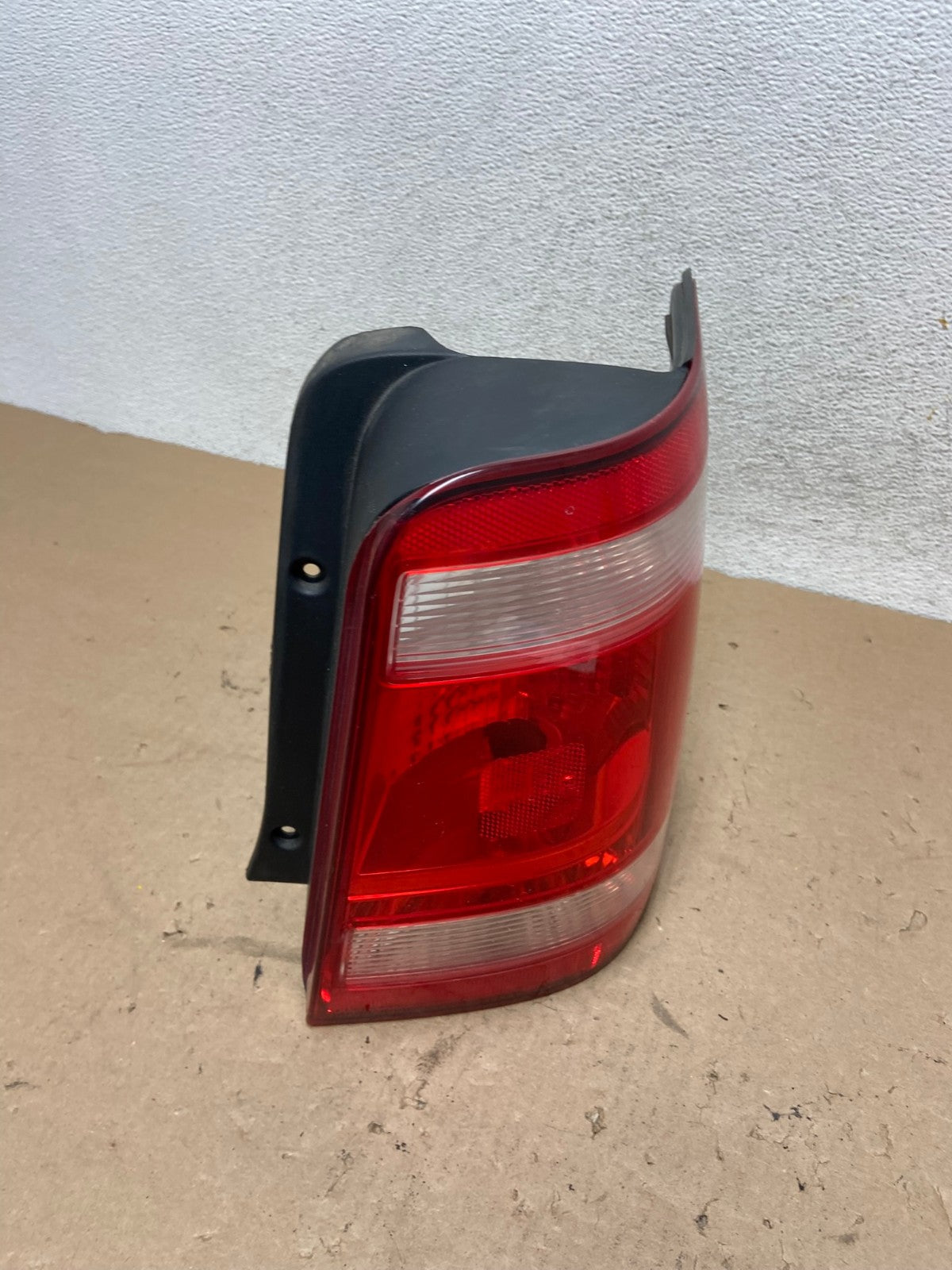 2008 to 2012 Ford Escape Right Passenger RH Side Tail Light AG4272 LK2