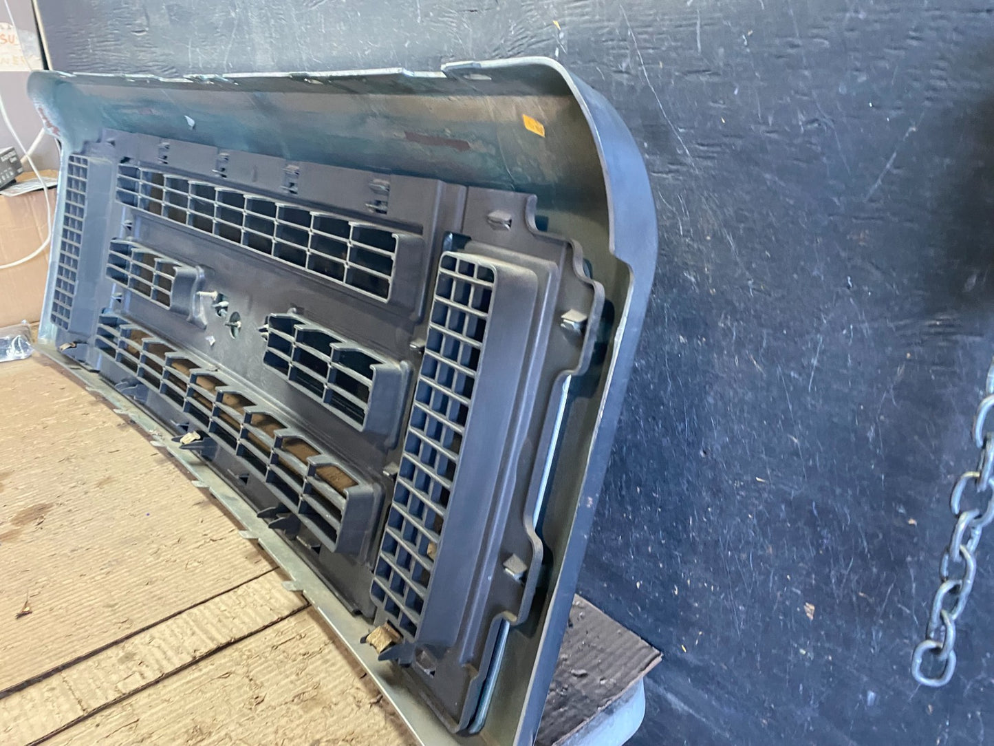 2008 to 2014 Ford Econoline E150 E250 Front Upper Chrome Grill Grille x0043 DG8