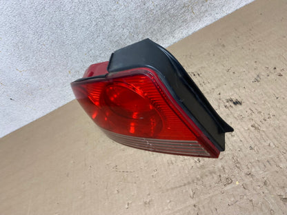 2002 to 2005 Hyundai Sonata Left Driver Lh Side Tail Light AI2403 LK1