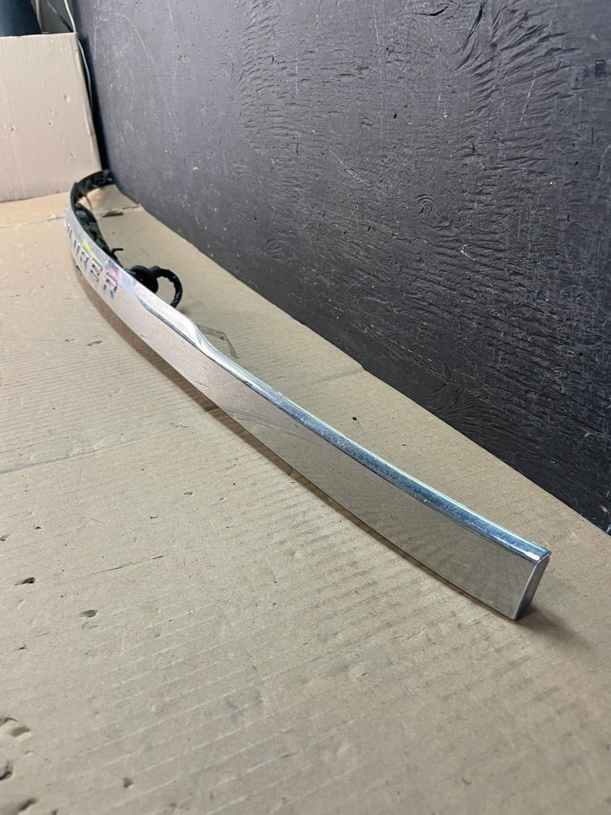 2011 to 2014 Ford Explorer Rear Tailgate Gate Trim Molding With Camera AE3792 DG1