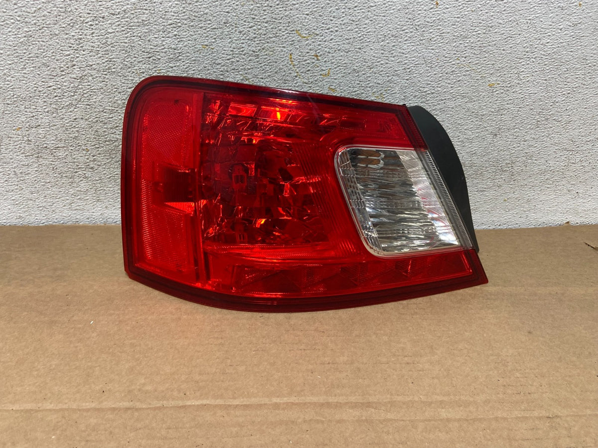 2009 2010 2011 2012 Mitsubishi Galant Left Driver LH Tail Light AH3085 DW0