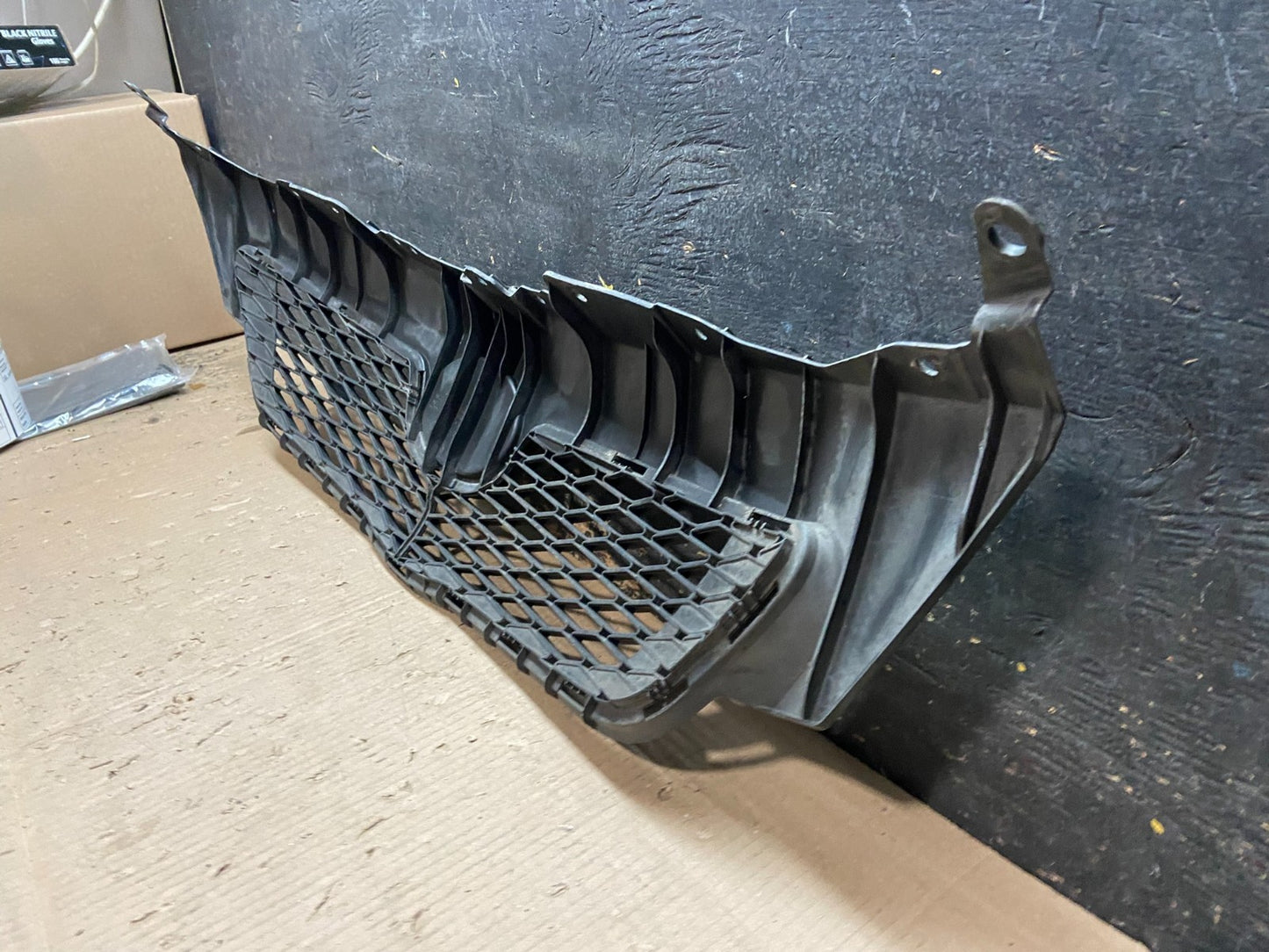 2009 to 2010 Toyota Corolla Grille Grill Front Upper Bumper Black X7896 DG9